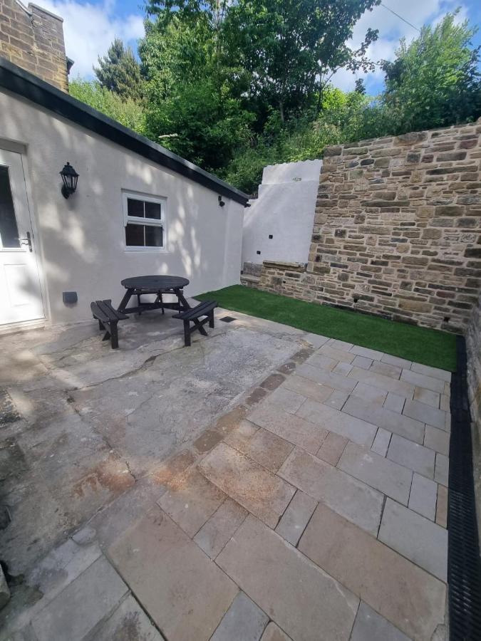 6 Dbl Bed, Central Huddersfield House Inc Parking Kültér fotó